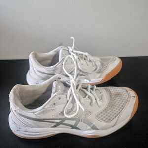 Asics Upcourt 5 Volleyball Shoes Women's 6 White  Athletic Running Sneakers